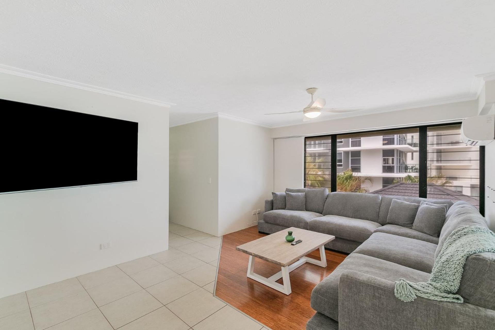 Apartment Cobden Court Unit 8 *