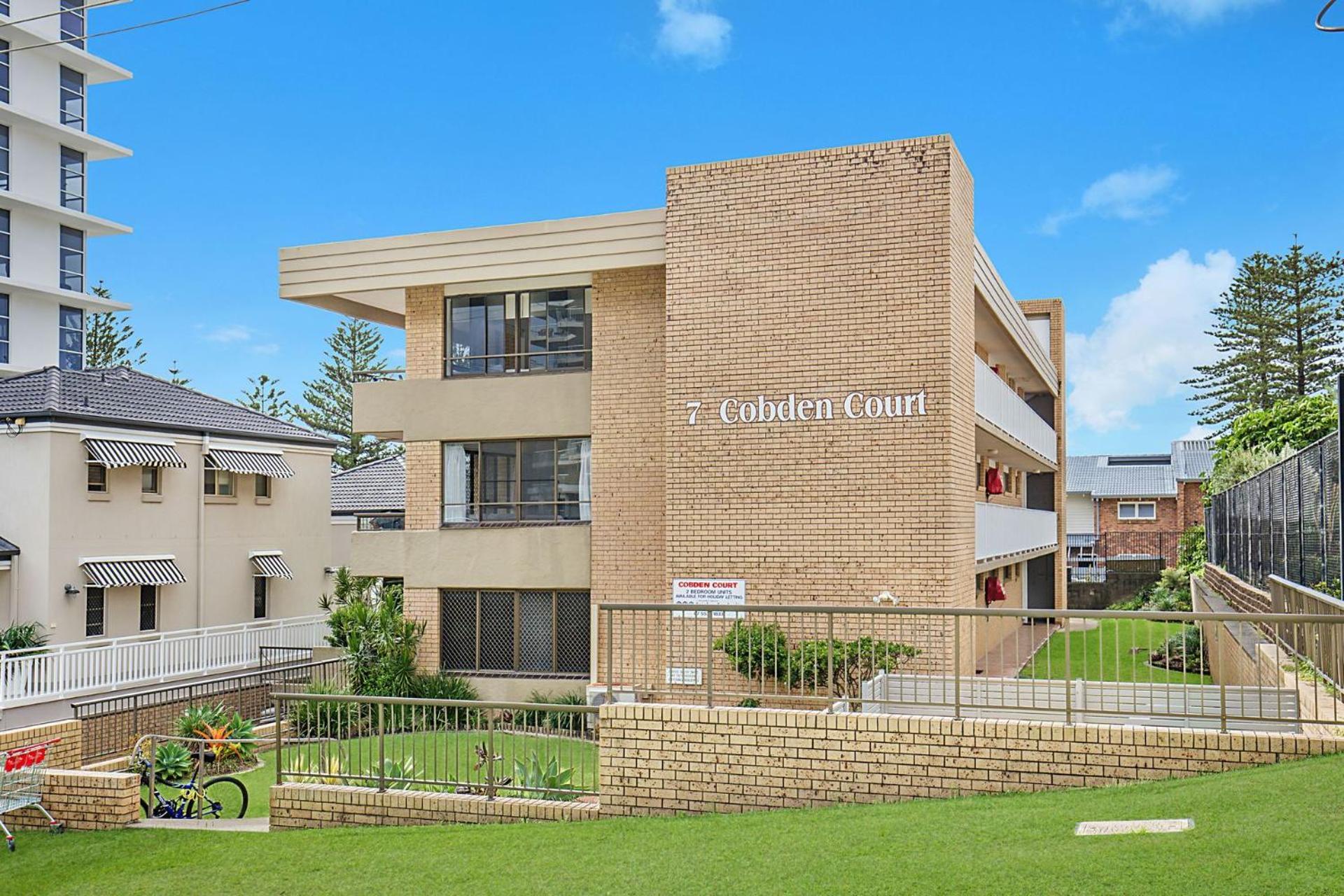 Cobden Court Unit 8 * Gold Coast